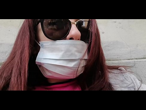 ❤️ Nicoletta se vinga de seu vizinho e faz xixi em sua garagem (Especial Covid19 Quarentena Italiana) ❤❌ Porno fodido em nós ﹏